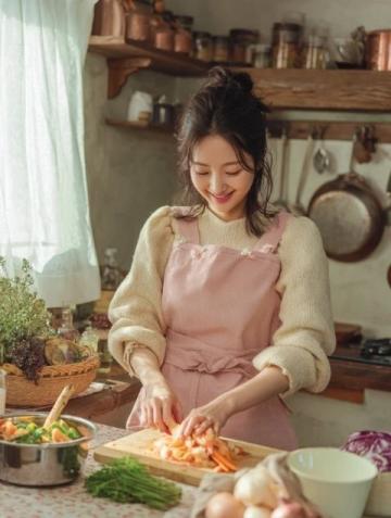 90后“做飯阿姨”月入過萬:新興家政行業(yè)迎來發(fā)展新機遇