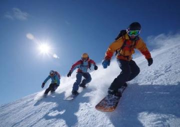 金佛山雪場開放,暢享滑雪樂趣,冬日旅游勝地不容錯過!