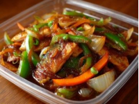 家常版魚香茄子的簡單做法，酸甜可口超下飯