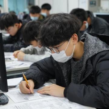初中英語上冊：掌握關鍵英語知識點與實用英語運用技巧