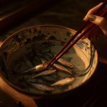 (美食之江西篇)鄱陽湖銀魚蒸蛋:六百年漁火淬鮮魂,長江非遺密碼*。