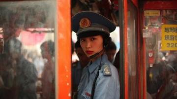 浙江海鹽:女子訂外賣迎來(lái)全副武裝特警送達(dá)