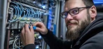 全面解析：接觸器工作原理與電工必備知識