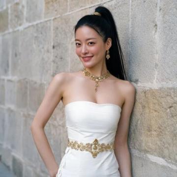 楊穎面容憔悴給澳門小店站臺，頂流資源大跌黃曉明離婚真相為何如此反轉？