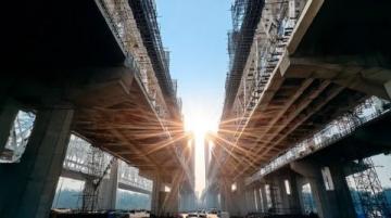 武漢夏日奇觀:楊泗港大橋下的“天空之門