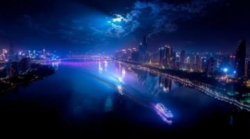 重慶，這個位于中國西南部的山城，以其獨特的地理風貌、豐富的巴蜀文化、誘人的美食、