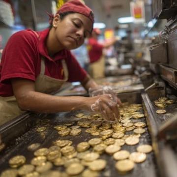 當年輕人涌入就業餐廳這屆年輕人,用點餐的方式找工作