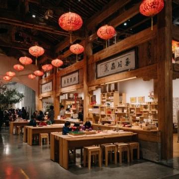 春節(jié)期間游覽衢州水亭門歷史文化街區(qū)，體驗(yàn)濃厚年味和傳統(tǒng)文化
