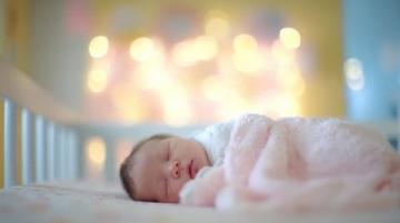 嬰幼兒睡眠安全全攻略：床墊選擇、睡姿調(diào)整與環(huán)境打造(必看！)