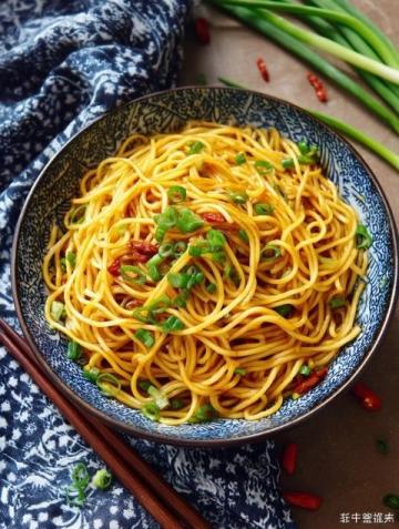 家常香濃烏冬面條食譜:簡(jiǎn)單易學(xué),美味誘人
