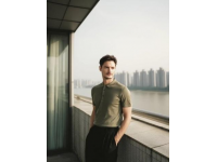 今天我穿什么重慶的時尚與舒適之選在重慶這座山城，天氣變化多端，早晚溫差大