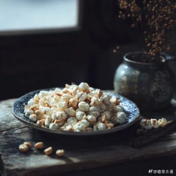 無錫有很多特色小吃，以下是一些經典的介紹