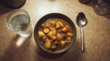 秋季滋補養生必備:山藥燉雞湯的做法與營養解析