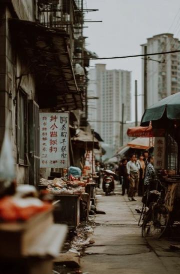 南寧新規(guī)助力地?cái)偨?jīng)濟(jì)再起風(fēng)采。