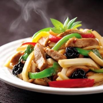 陜西特色美食：酸辣爽滑的涼皮風味佳