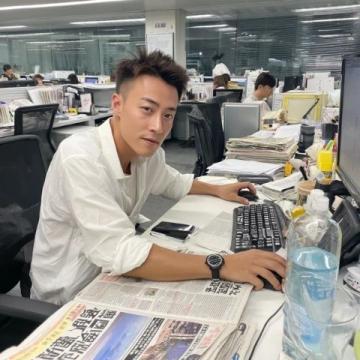 麗江外賣小哥日賺400瞄準年底寶馬夢