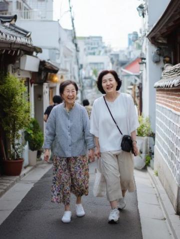 李大姐喜迎婆婆89歲壽辰，攜夫返鄉(xiāng)探親孝心滿滿