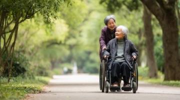 推進城市交通無障礙服務新標準：提升殘疾人出行便利性的雙重國標實施