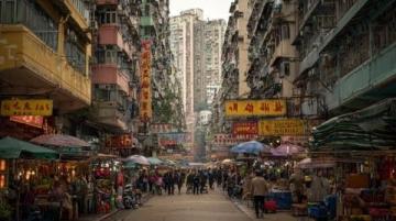 香港回歸20年之際,福田口岸至香港市區的交通方式有了兩個選擇：老路還是新路？