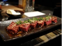 烤著吃的美食(一種江湖氣息十足的美食，據說烤著吃更過癮)