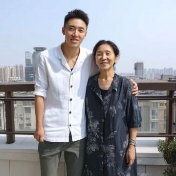 午后對話：姥姥勸我留下與小翠相伴