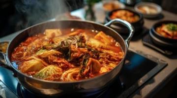 重慶特色火鍋全攻略：牛油魚鍋鮮美多樣