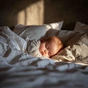 嬰幼兒睡眠安全全攻略：床墊選擇、睡姿調(diào)整與環(huán)境打造(必看！)