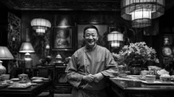 毛不易勇敢挑戰生吞八爪魚:探索美食的新境界