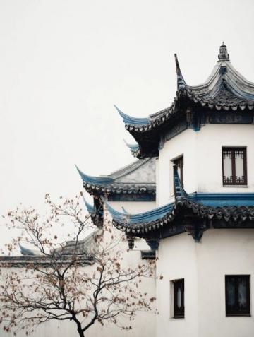 我是四十多歲的某一年,公司派我到川北的一座規模中等的城市出差
