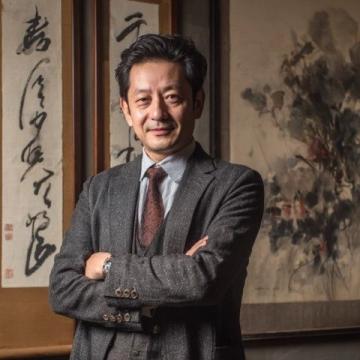 流浪漢撿錢上交警局暖心感動中國