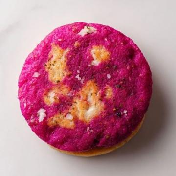面點(diǎn)師做的紫薯糕:如何制作口感軟糯的家常甜點(diǎn)
