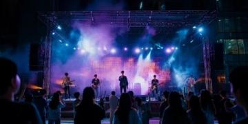 武漢夜空刀郎歌聲點燃,演唱會門票售罄!