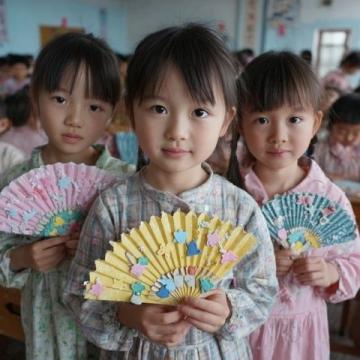 創意無限！廢舊紙箱變時尚：幼兒園的環保時裝秀驚艷六一兒童節