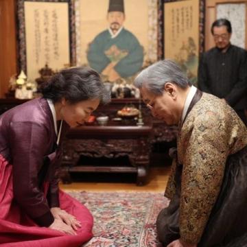 江西上饒:甘肅研究生宴請退休恩師引發熱議