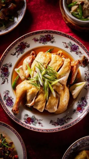 高平名吃店的超級美味:炒餑子、酸菜黑圪條和核桃肉的完美組合