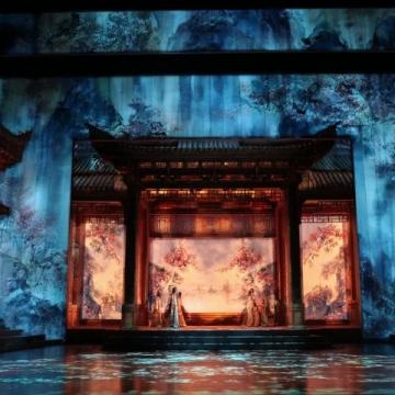 春晚"的演出時間固定在農歷新年前后的一個星期內。