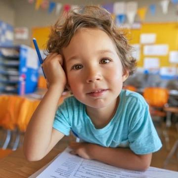 孩子幼兒園就該學一年級知識嗎?快樂童年與壓力教育的糾結(jié),求支招!