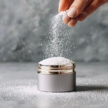 鹽是我們日常生活中不可或缺的調味品,以下是一些關于鹽的知識