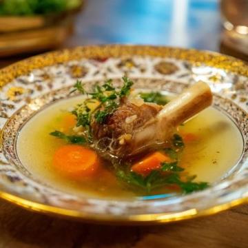 靈芝三七燉雞兔：滋補養生的經典美味湯品