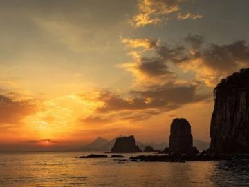 舟山海島三日游：浪漫沙灘、神秘藍眼淚與虔誠信仰之旅