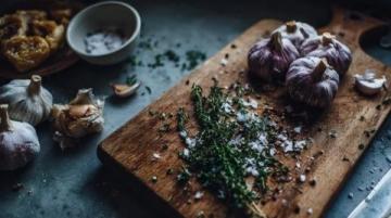 北方冬天必備老三樣：土豆、白菜與蘿卜的美味烹飪技巧