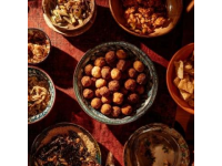 高平名吃店的超級美味:炒餑子、酸菜黑圪條和核桃肉的完美組合