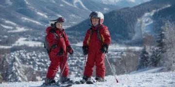 金佛山雪場開放,暢享滑雪樂趣,冬日旅游勝地不容錯過!