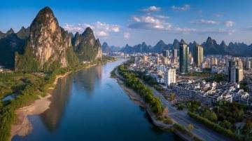 重慶，這個位于中國西南部的山城，以其獨特的地理風貌、豐富的巴蜀文化、誘人的美食、
