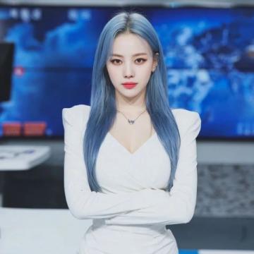 未來幾年里上海頻道將由趙琦鑫與佘雅靜兩大美女主播挑大梁
