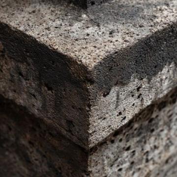 墻固就是指水泥、混凝土等建筑材料固化后的硬性物質。