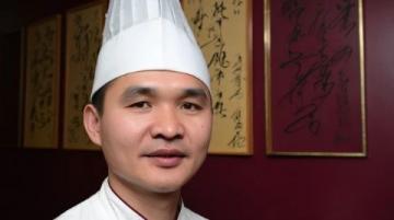 張姐的丈夫李哥鐵了心要投身餐飲行業(yè)，在市中心商業(yè)街盤下一家店面