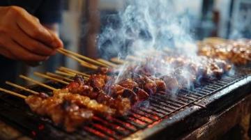 探秘新密美食夜市：文昌大公雞與炭火羊排的魅力