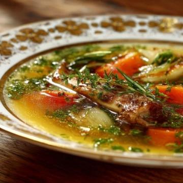 清晨五點的鄉(xiāng)村美味：奶奶親手制作蔥油餅與羊棒骨湯