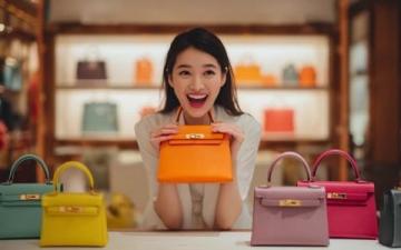 我領(lǐng)悟了:每月收入僅三千,卻奢侈購(gòu)入三萬(wàn)元包包的經(jīng)歷